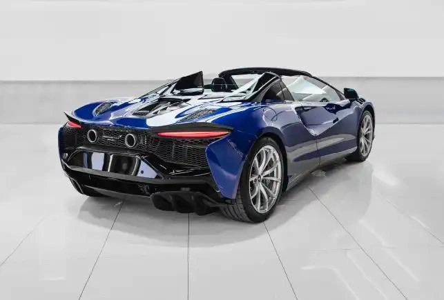 McLaren Artura Spider