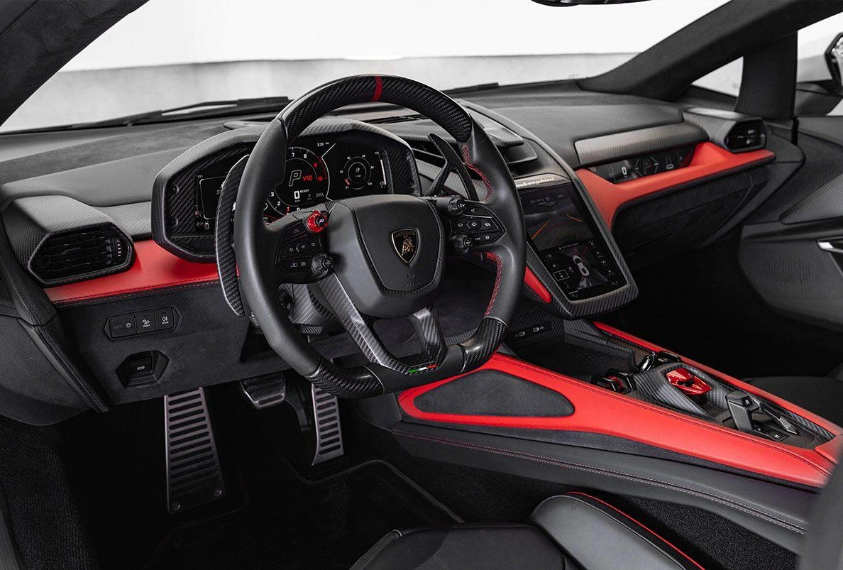 Lamborghini Revuelto